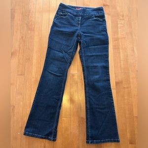 Contrast jeans size size. Stretch- no zipper begging style flare